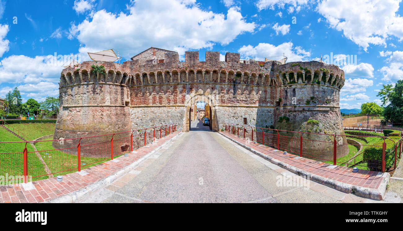 The gate Porta Nuova in Colle di Val d'Elsa (Italy) Stock Photo