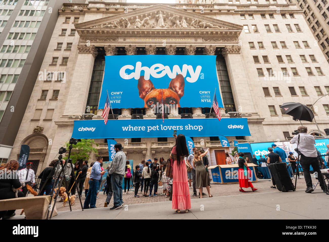 nyse chewy