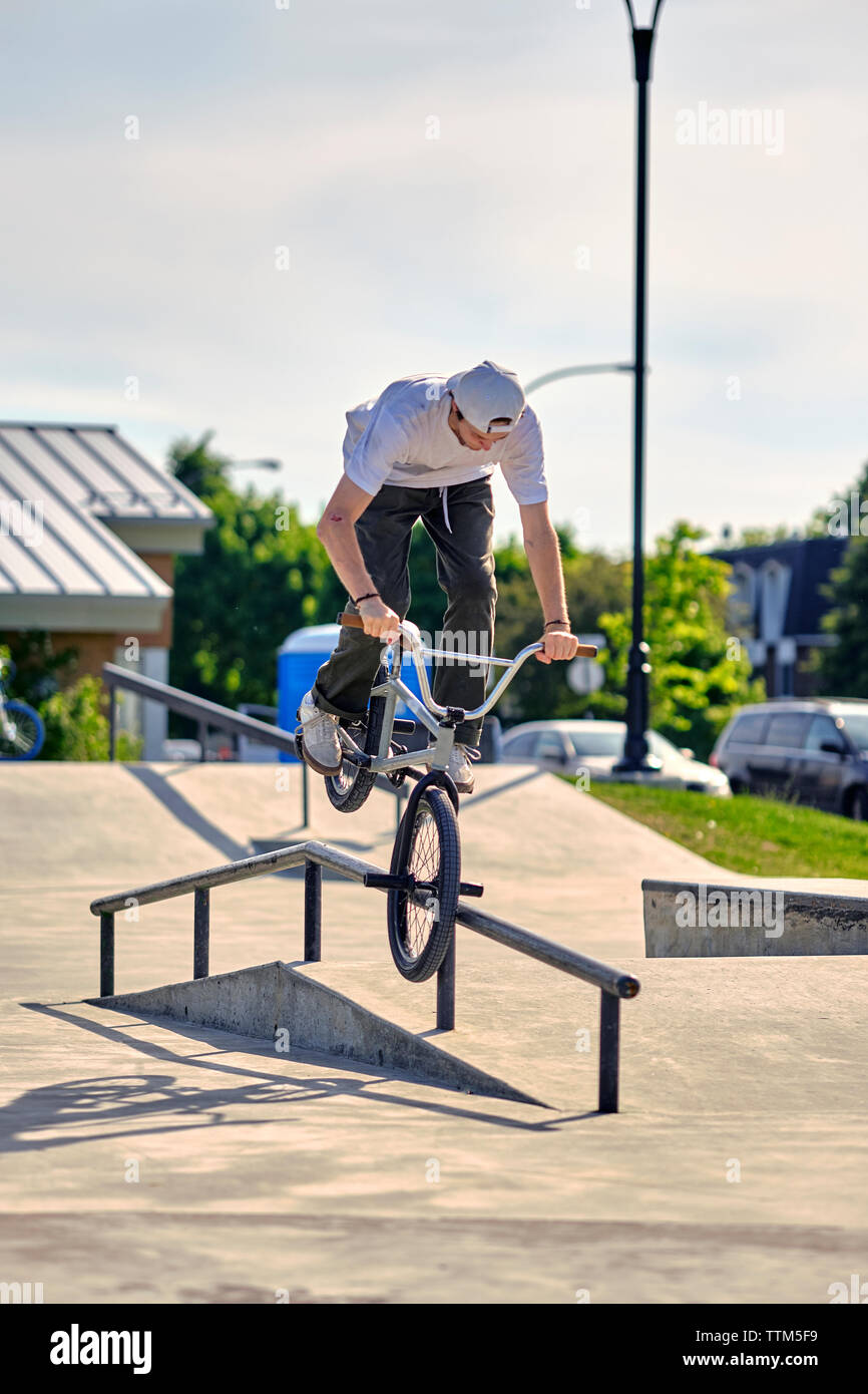 Indian old man riding bicycle hires stock photography and images Alamy