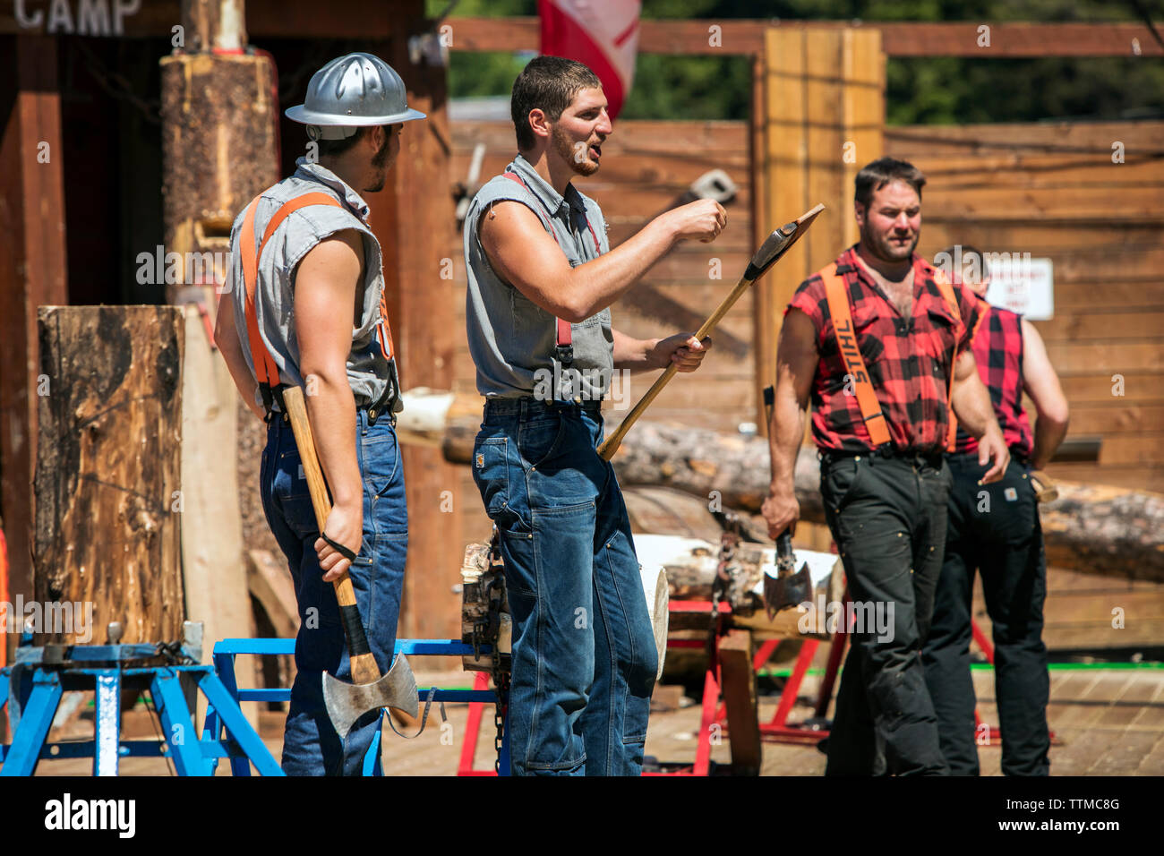 USA, Alaska, Ketchikan, a group of men compete during the Great Alaskan