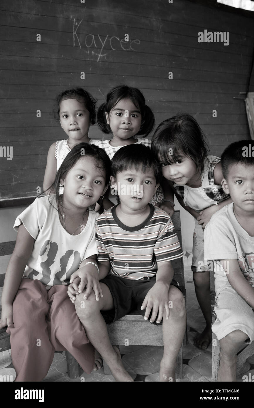 PHILIPPINES, Palawan, Batak Village, Batak children in their classroom at Tanabag Village Stock Photo