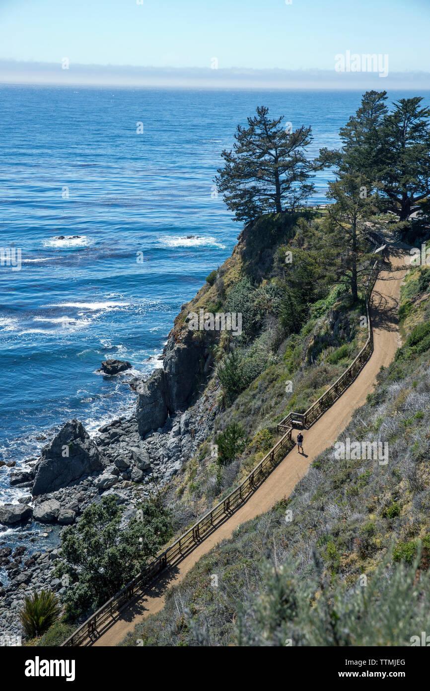 USA, California, Big Sur, Esalen, the walking path from the Lodge to the Baths at the Esalen Institute Stock Photo