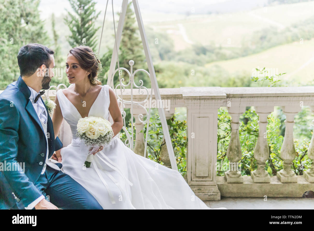 Swing old couple hi-res stock photography and images - Alamy