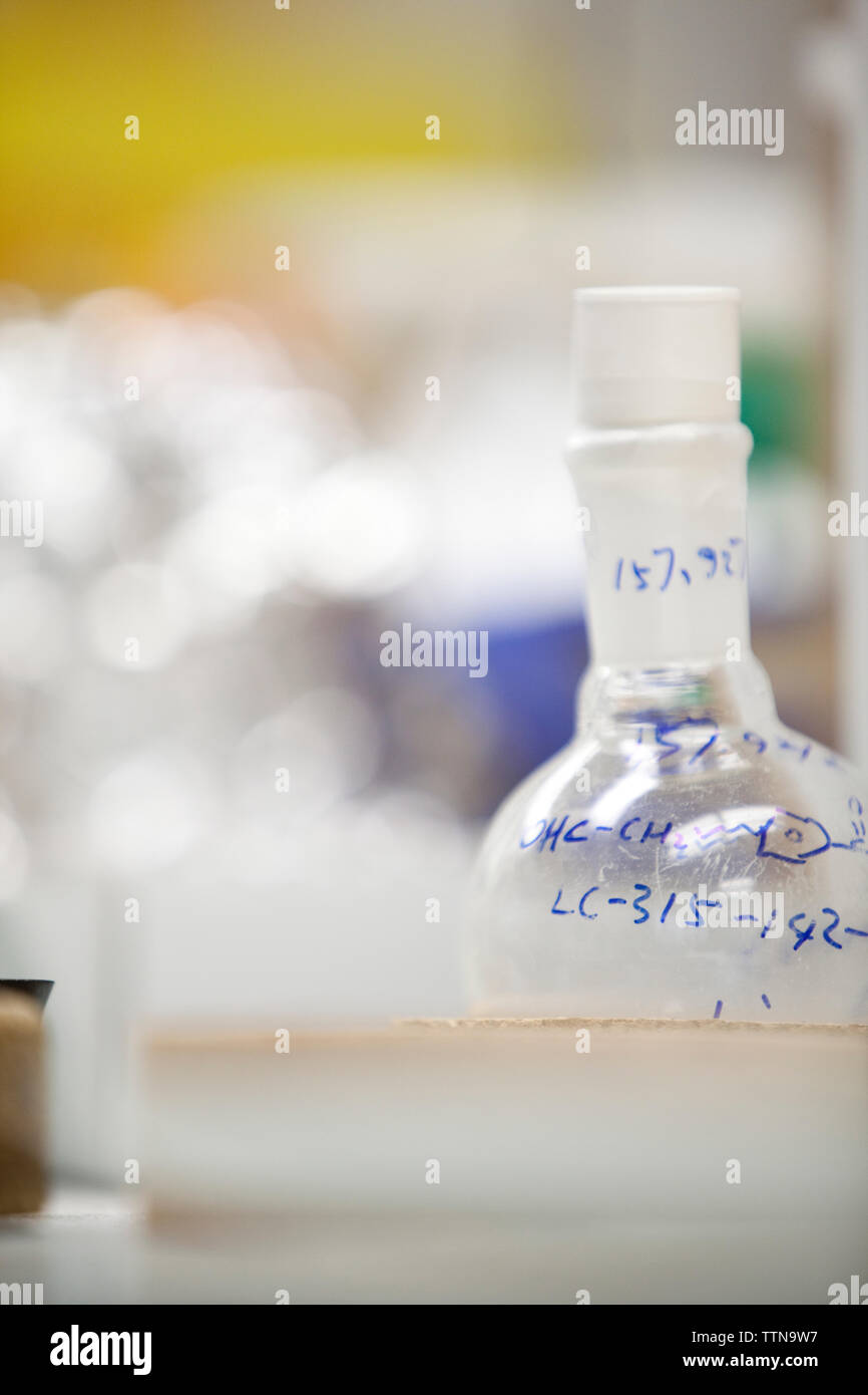 Chemical formula on beaker Stock Photo Alamy