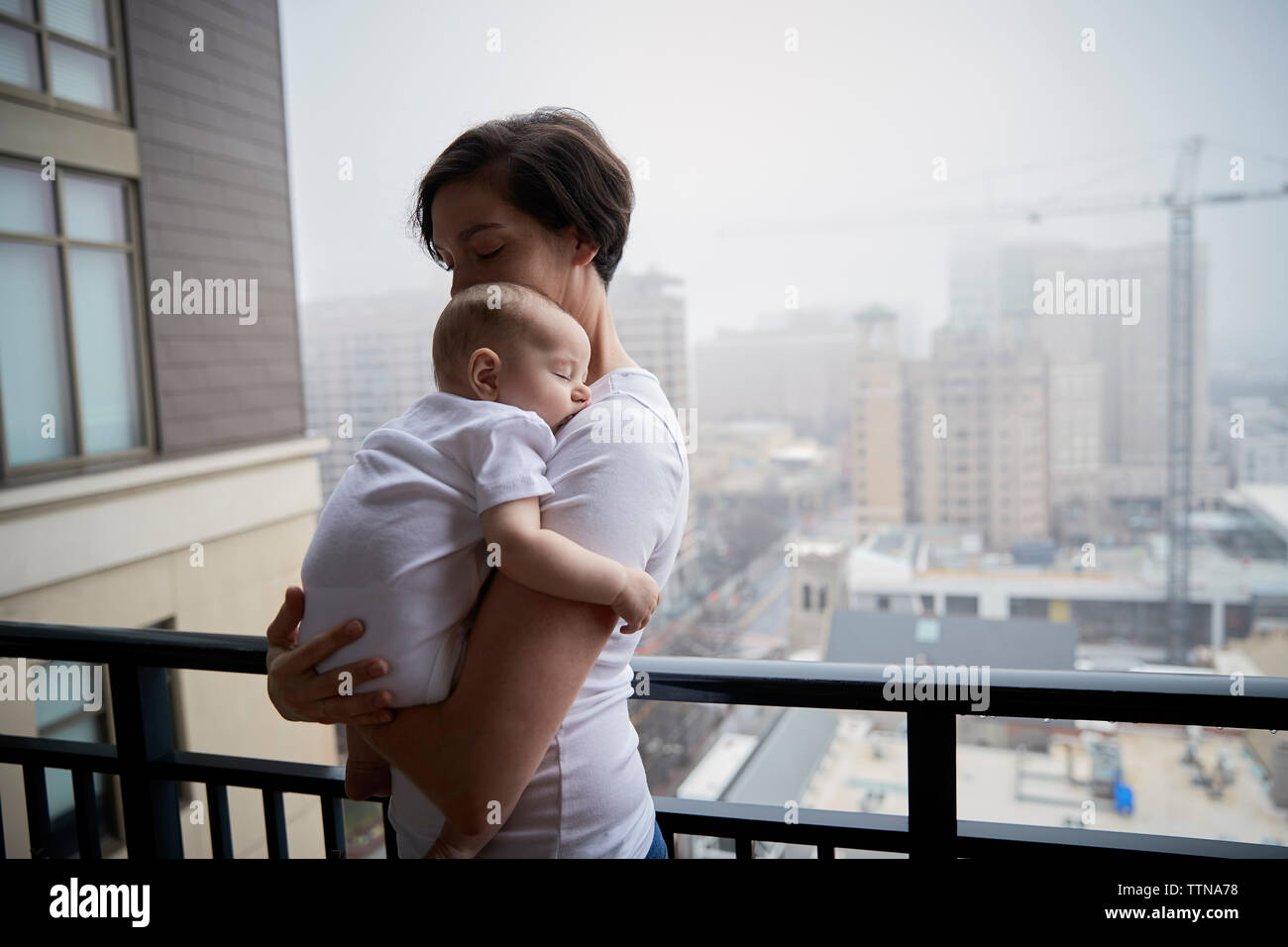 Mother son sleeping together hi-res stock photography and images - Alamy