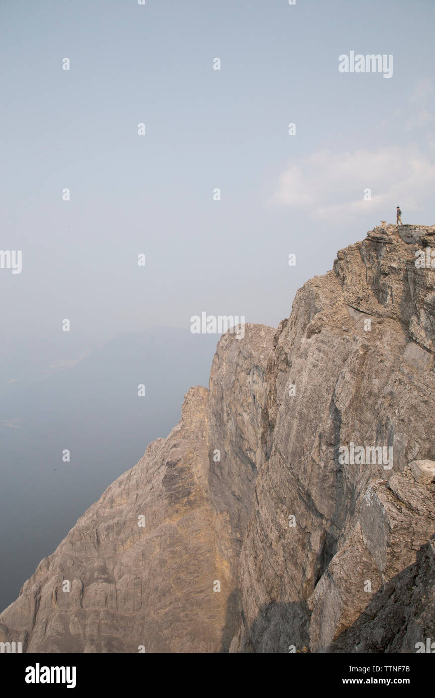 Rock cliff reservoir hi-res stock photography and images - Alamy