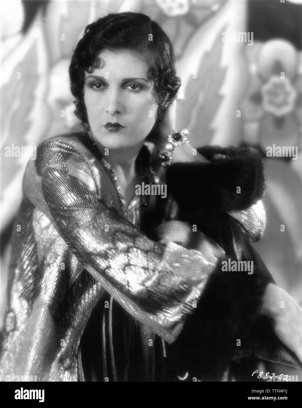 EVELYN BRENT 1928 Portrait by George HOMMEL Paramount Pictures Stock