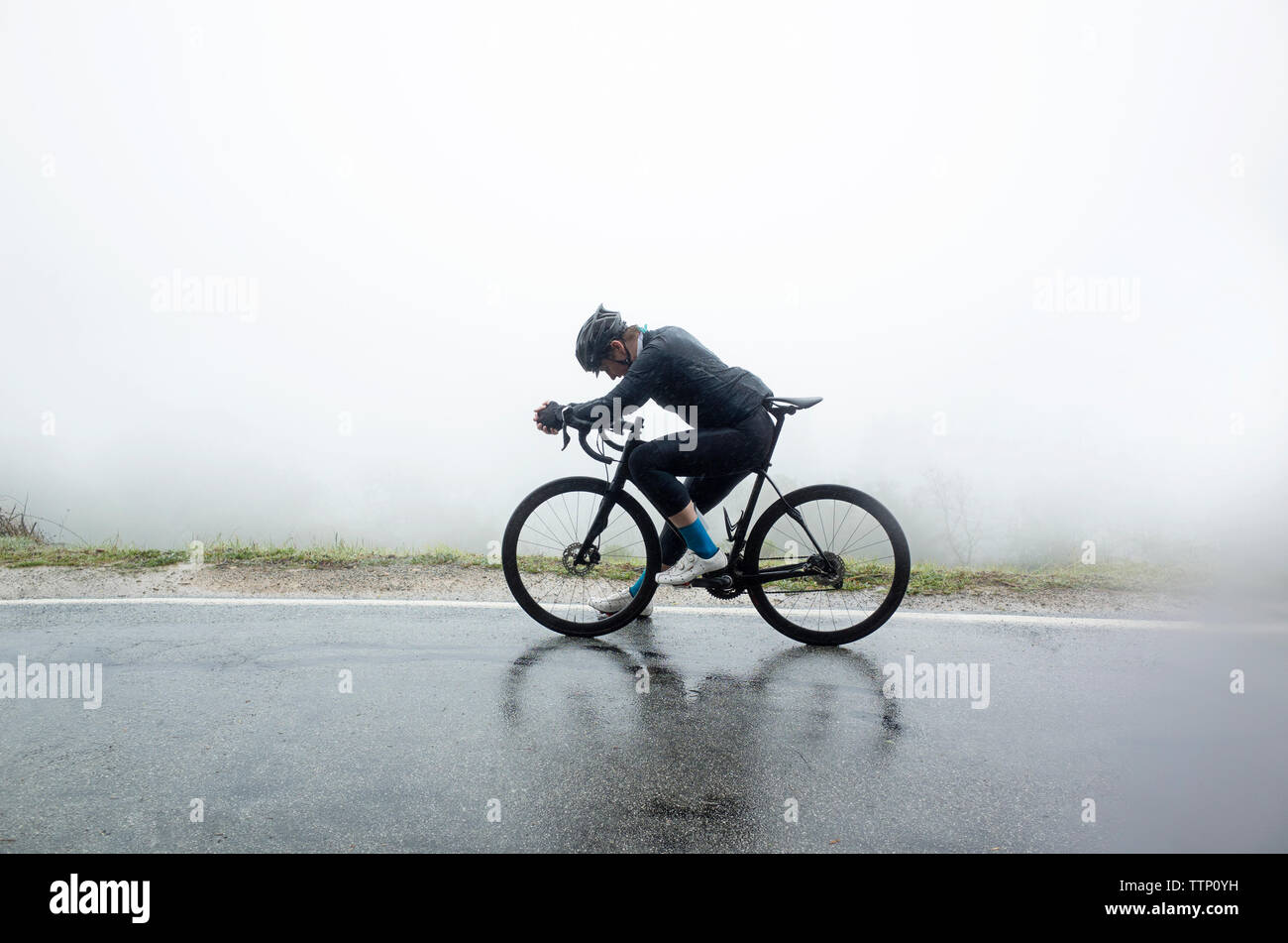 Wet weather clothing hires stock photography and images Alamy