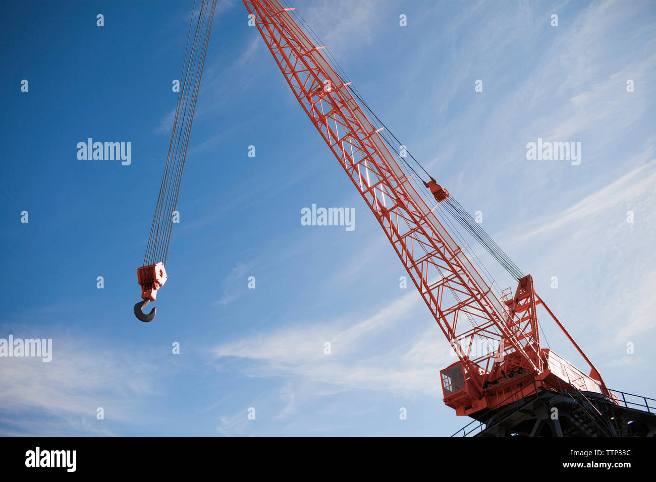 Crane hook hanging hi-res stock photography and images - Alamy