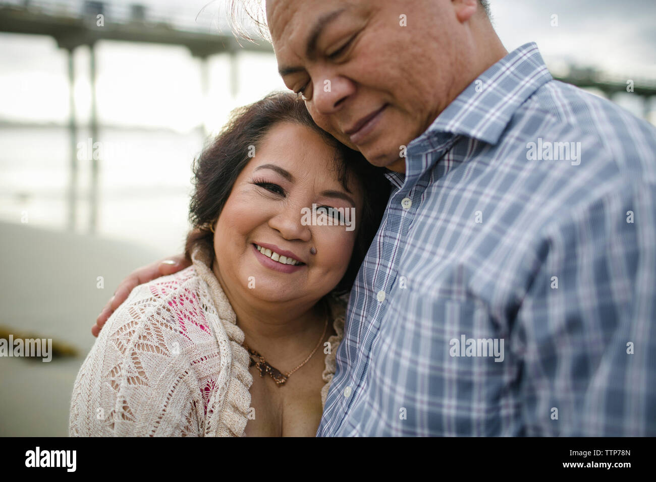 Close up mature couple standing hi-res stock photography and images - Alamy