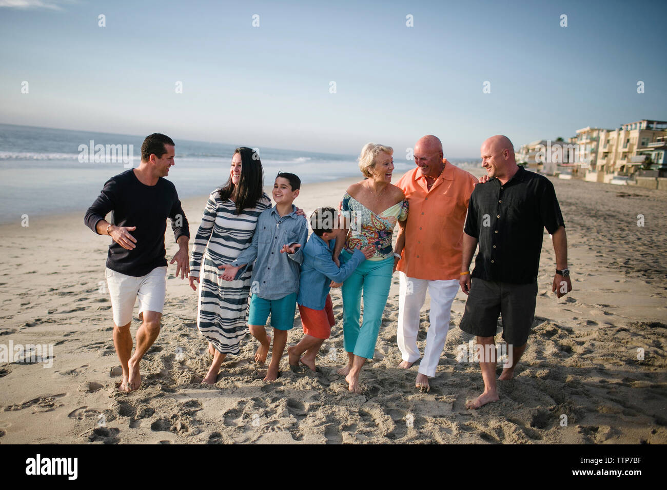 Family with grandparents beach hi-res stock photography and images - Alamy