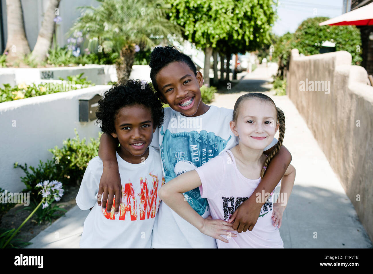 Portrait group three boys girl hi-res stock photography and images - Alamy