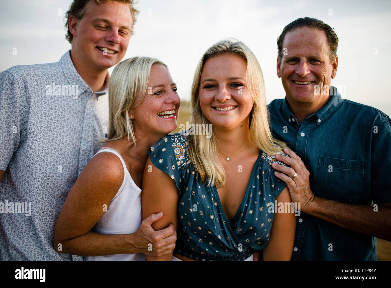 Father daughter standing on beach hi-res stock photography and images ...