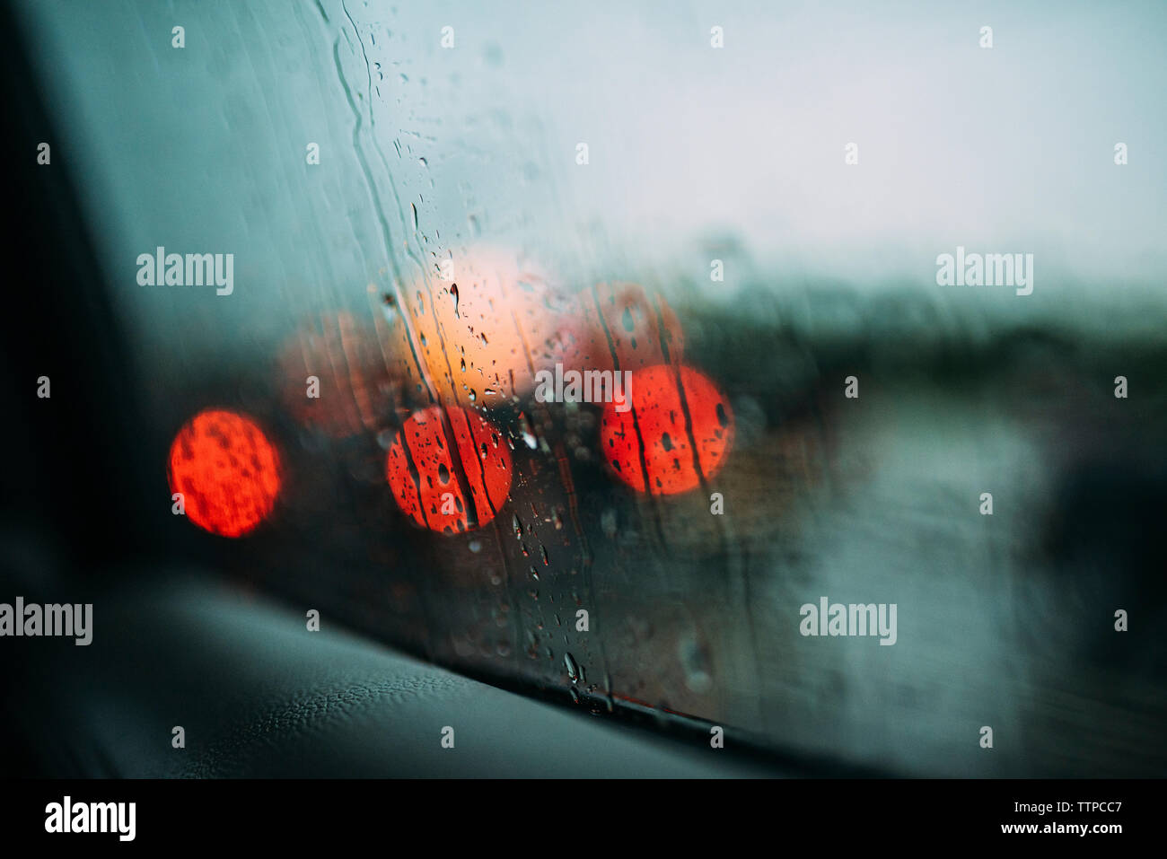 Car glass wet hires stock photography and images Alamy