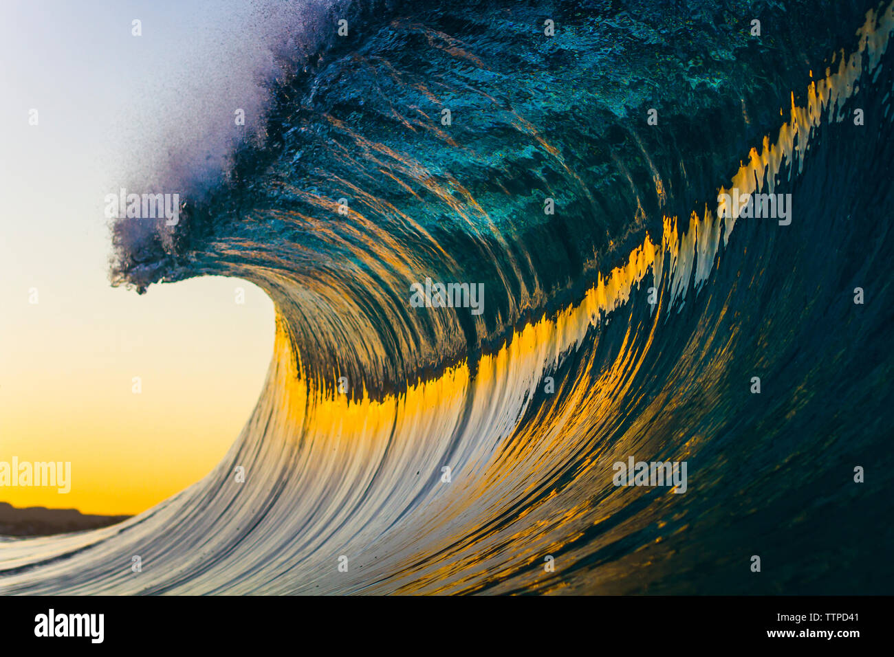 Motion dramatic hi-res stock photography and images - Alamy