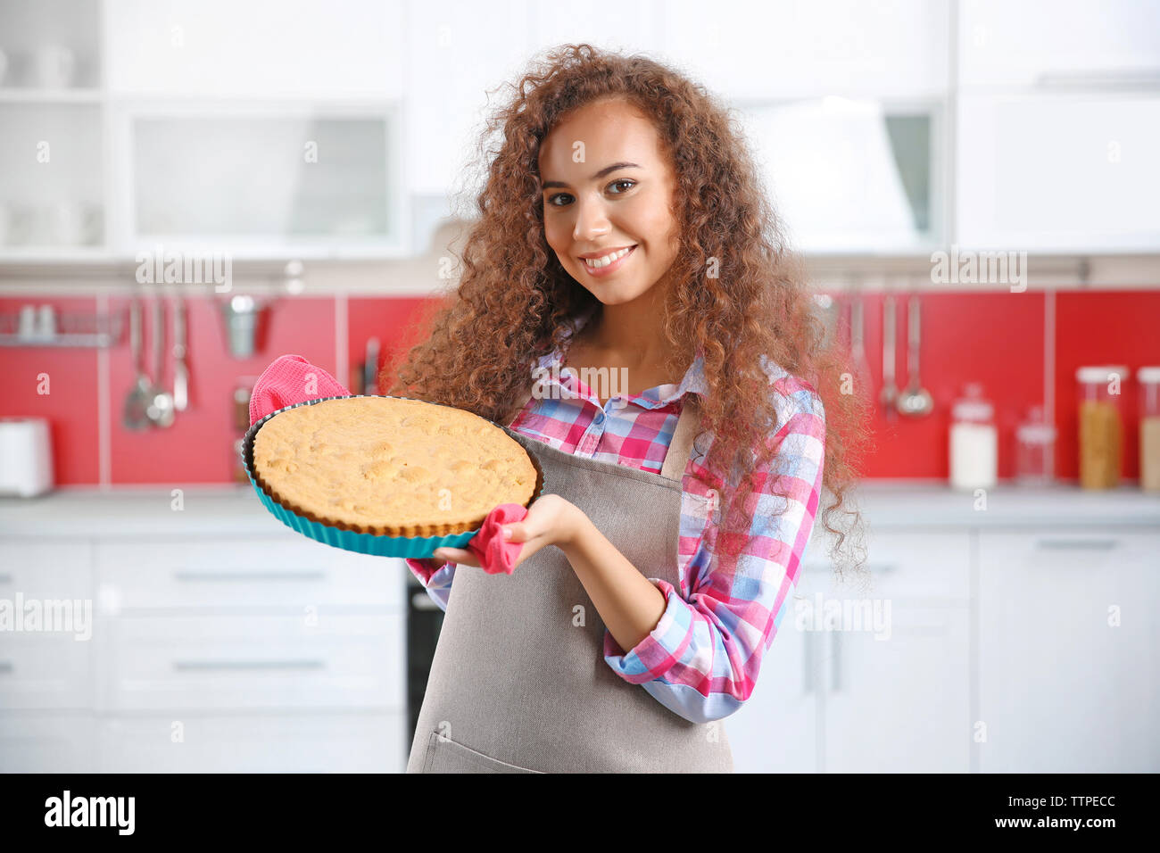 African american girl baking in hi-res stock photography and images - Alamy