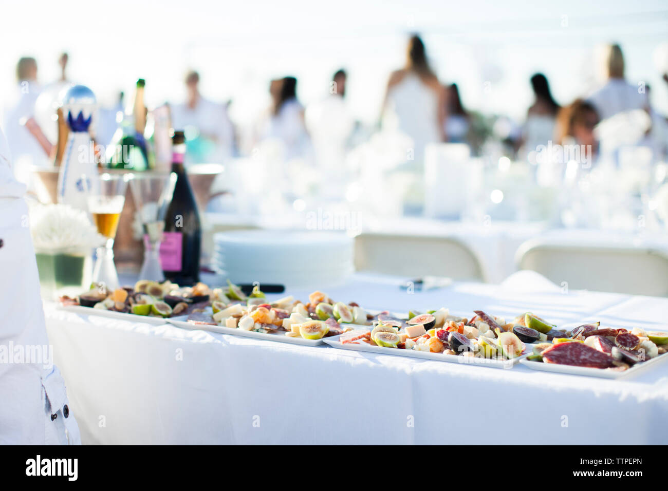 Food lunch tables trays hi-res stock photography and images - Alamy