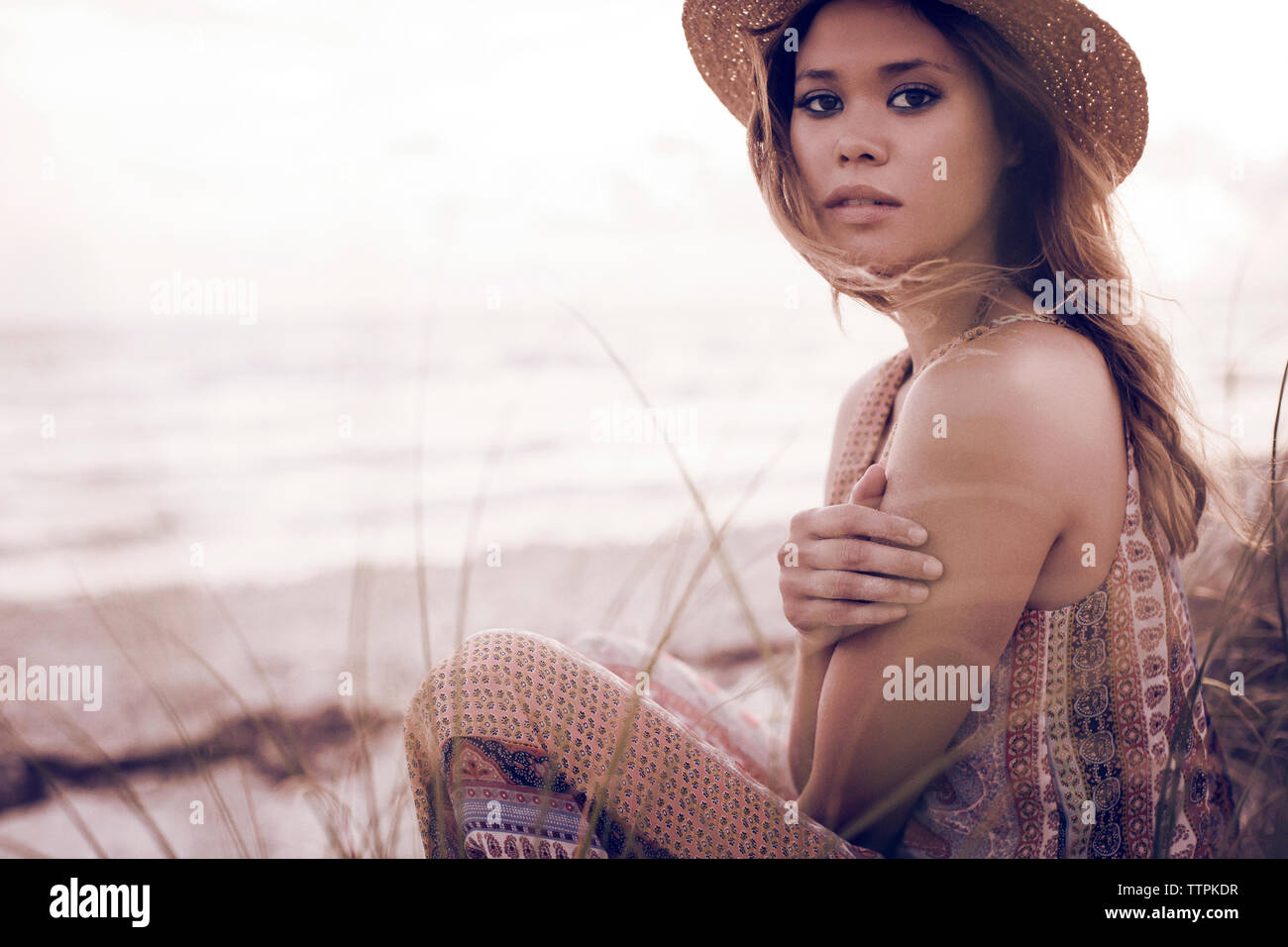 Close up beautiful woman beach hi-res stock photography and images - Alamy