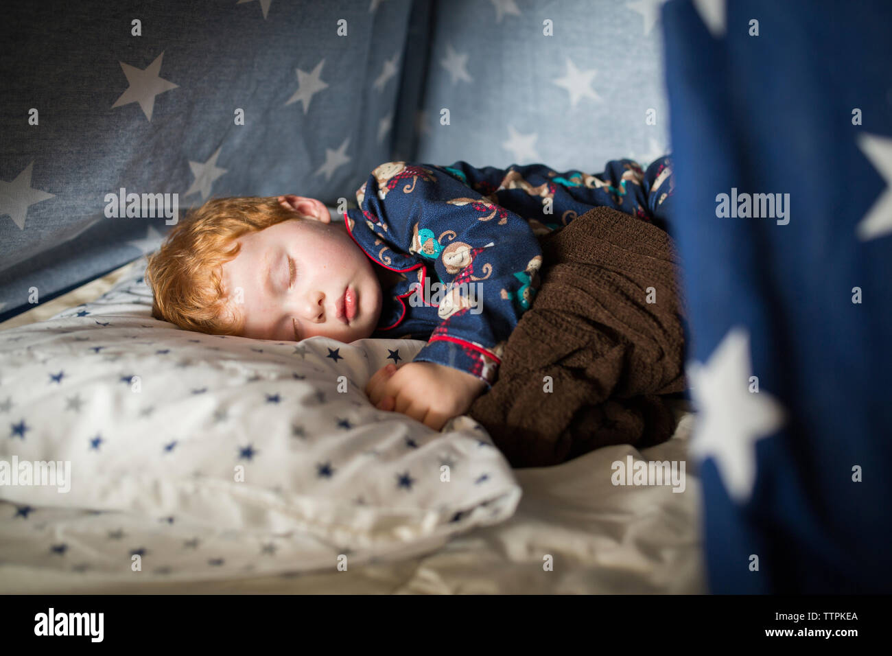 Age tent sleeping hires stock photography and images Alamy