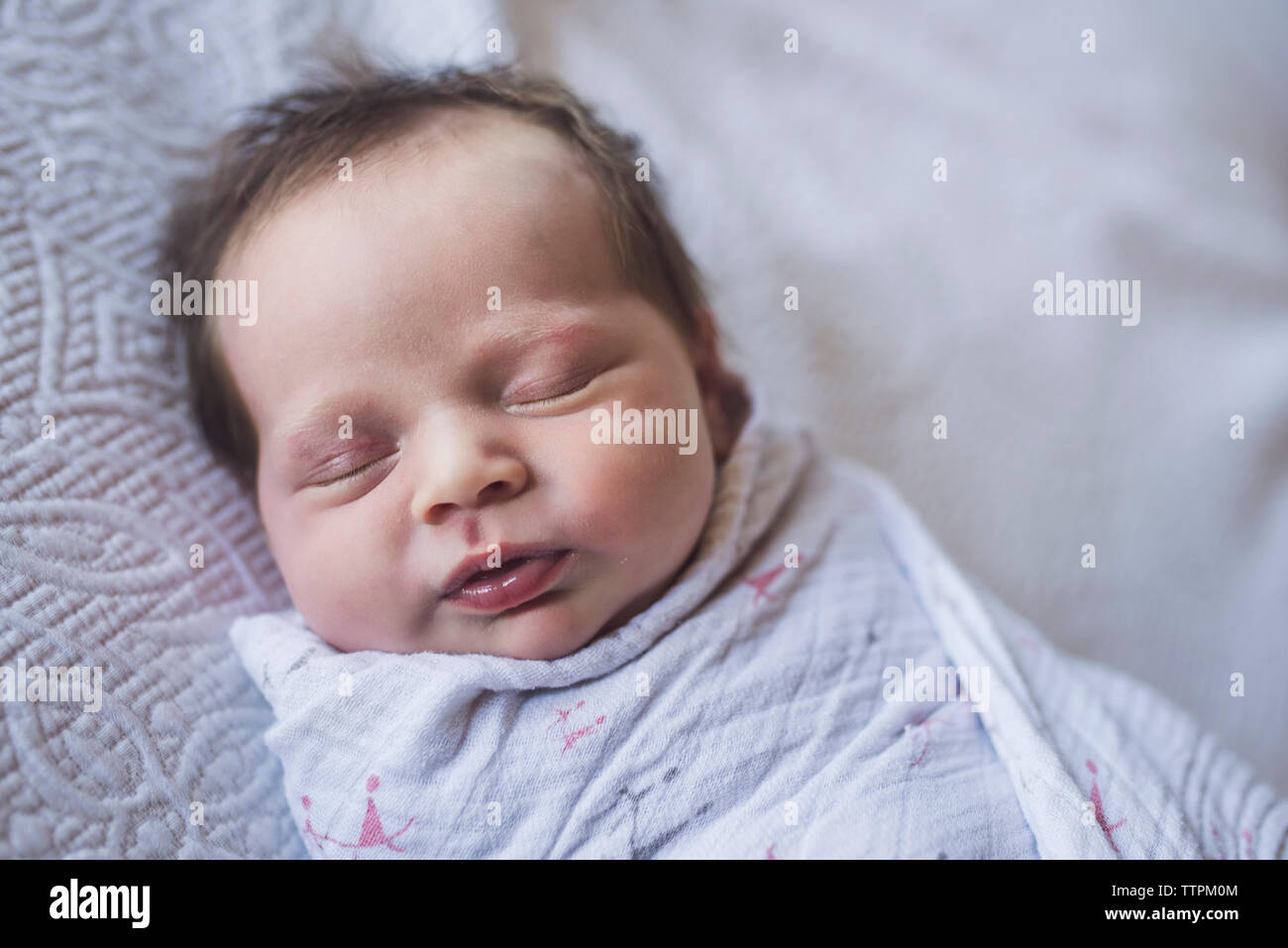 6 month old sleeping baby hi-res stock photography and images - Alamy