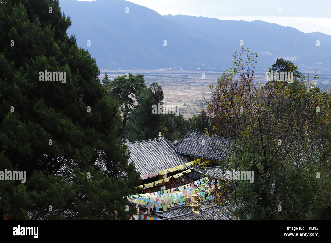 View from the Temple of the Jade Peak (Yufengsi), a small Lamaist temple on the slopes next to the Baisha village, Lijiang, Yunnan, China Stock Photo