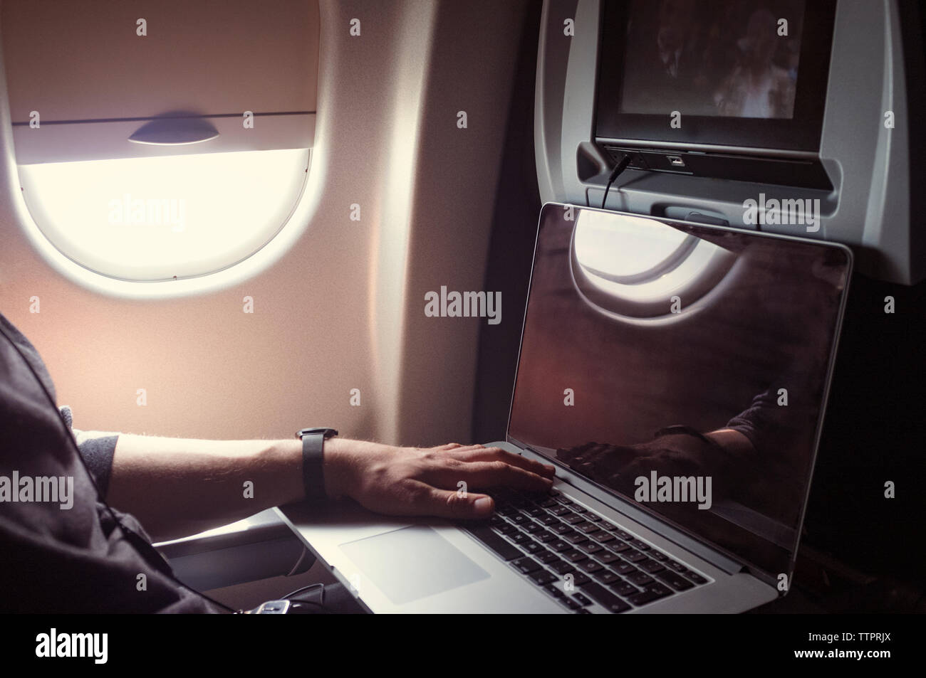 Airplane laptop hires stock photography and images Alamy