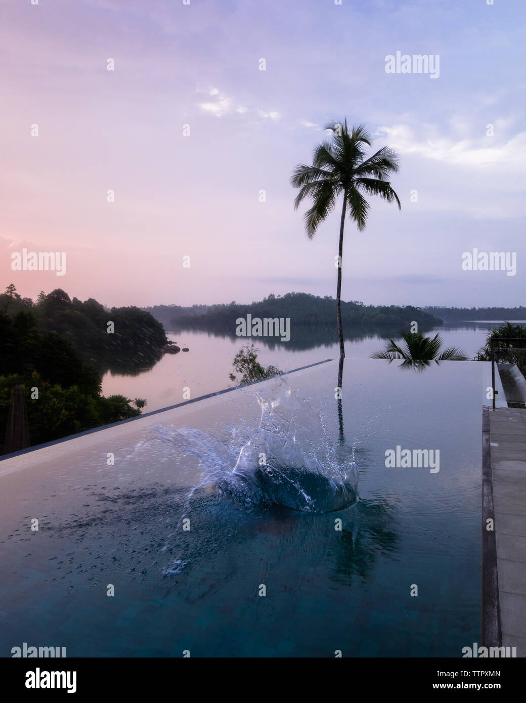 Splash pool hires stock photography and images Alamy