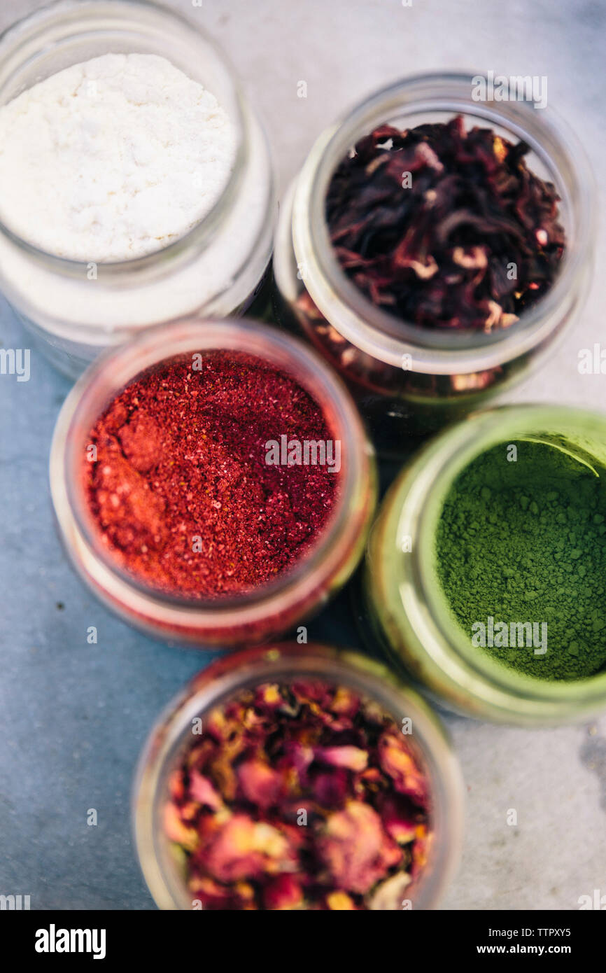 Spoons of products hi-res stock photography and images - Alamy