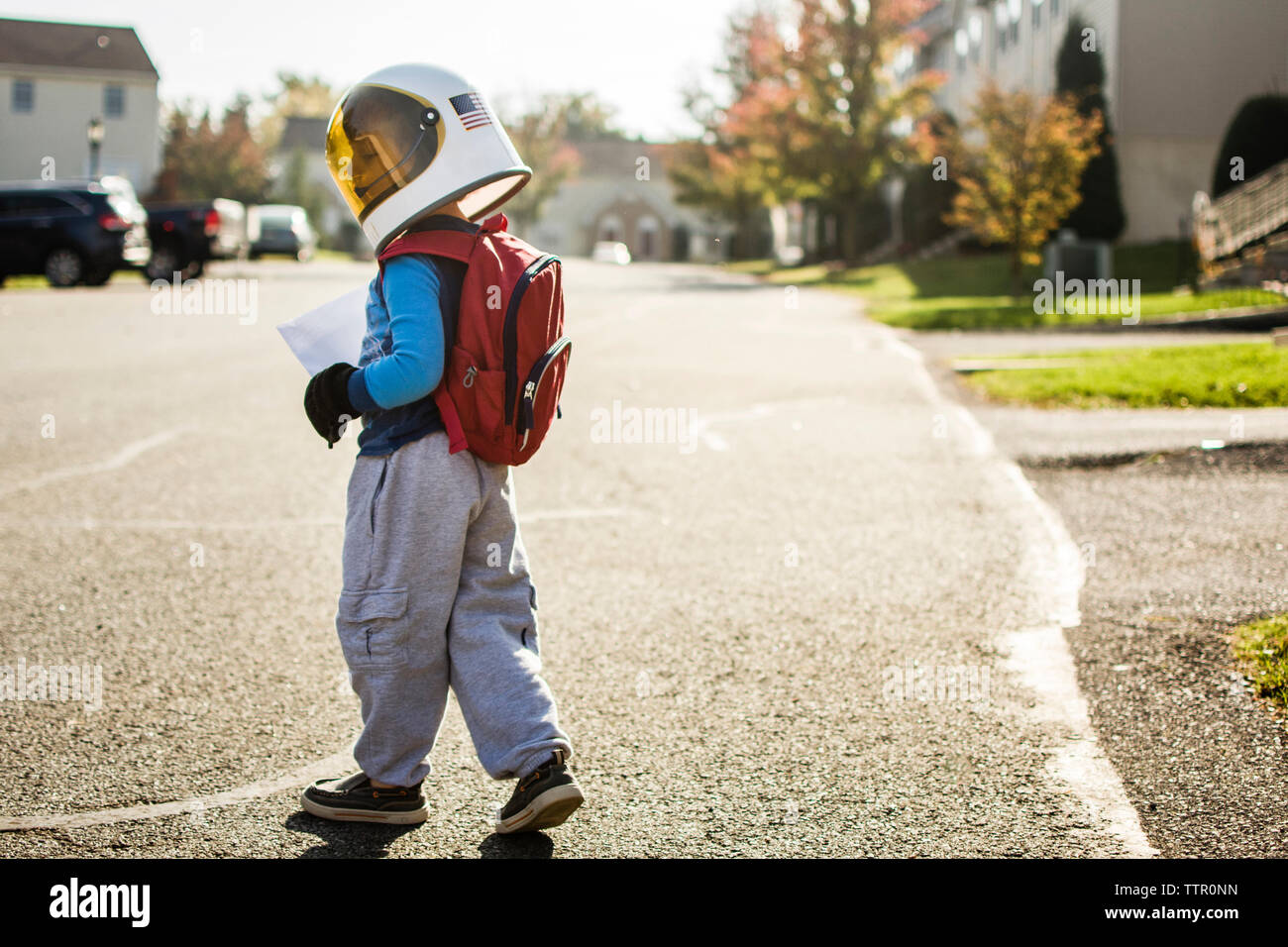 Space helmet hi-res stock photography and images - Alamy
