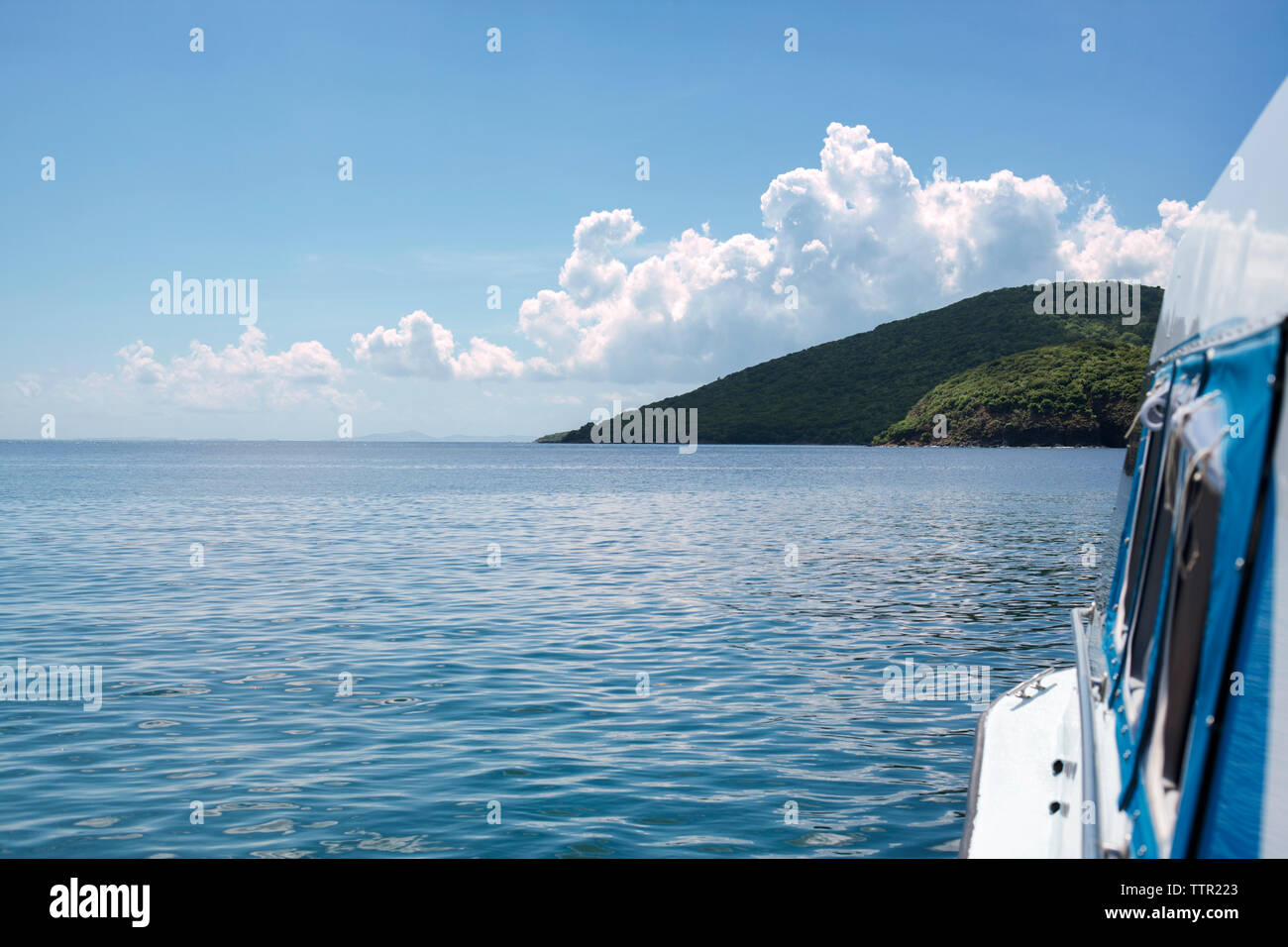 Boat in sea against hi-res stock photography and images - Alamy