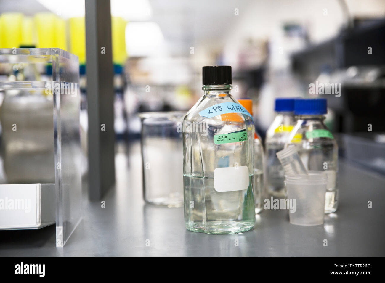 Sample bottles hires stock photography and images Alamy