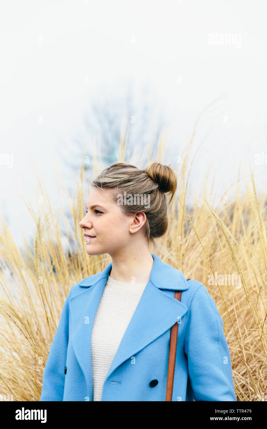 Wearing trench coat hi-res stock photography and images - Alamy