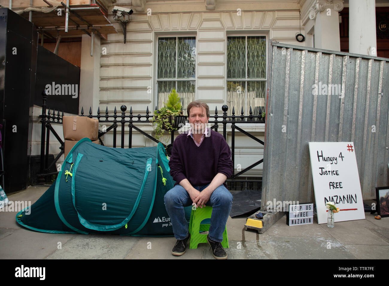 London, UK. 17th June 2019. Richard Ratcliffe on hunger strike in front of the Iranian embassy in London in protest of the detention of his wife Nazanin Zaghari in Iran over spying allegations. Credit: Joe Kuis / Alamy Stock Photo