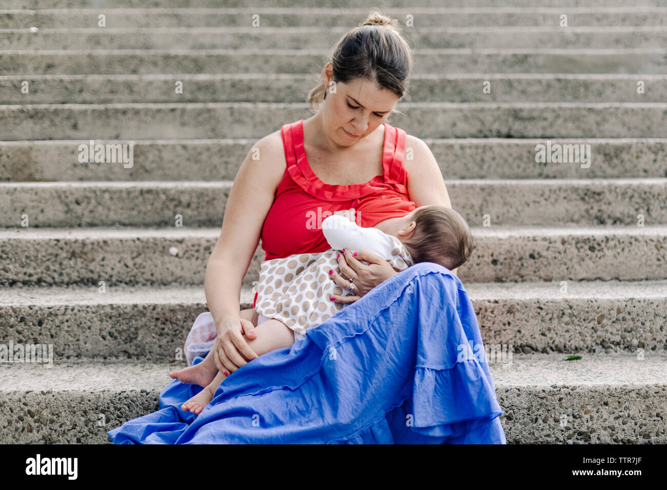 Breastfeeding the baby hires stock photography and images Alamy