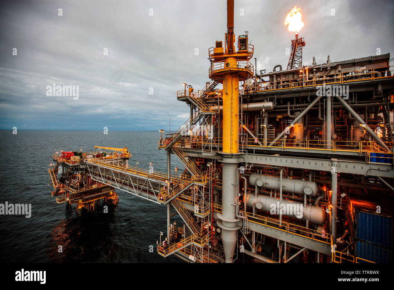 Offshore oil rig fire hires stock photography and images Alamy