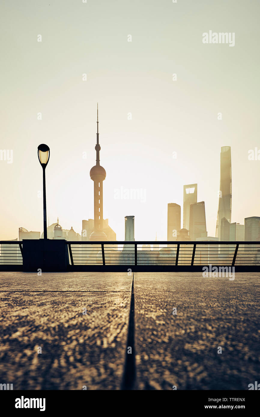 Tall street light silhouette hi-res stock photography and images - Alamy