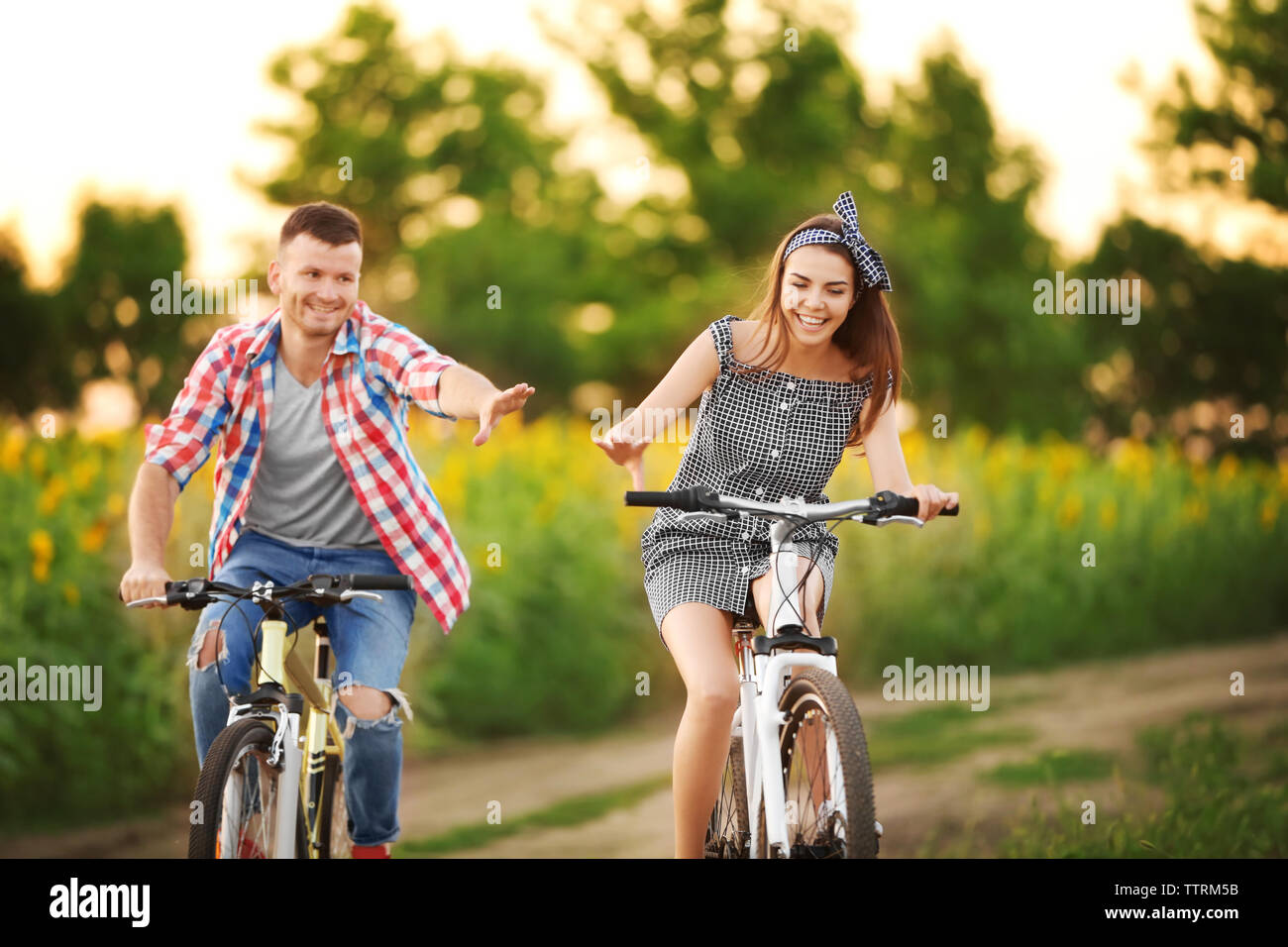 Biker Couple Images – Browse 23,351 Stock Photos, Vectors, and Video |  Adobe Stock