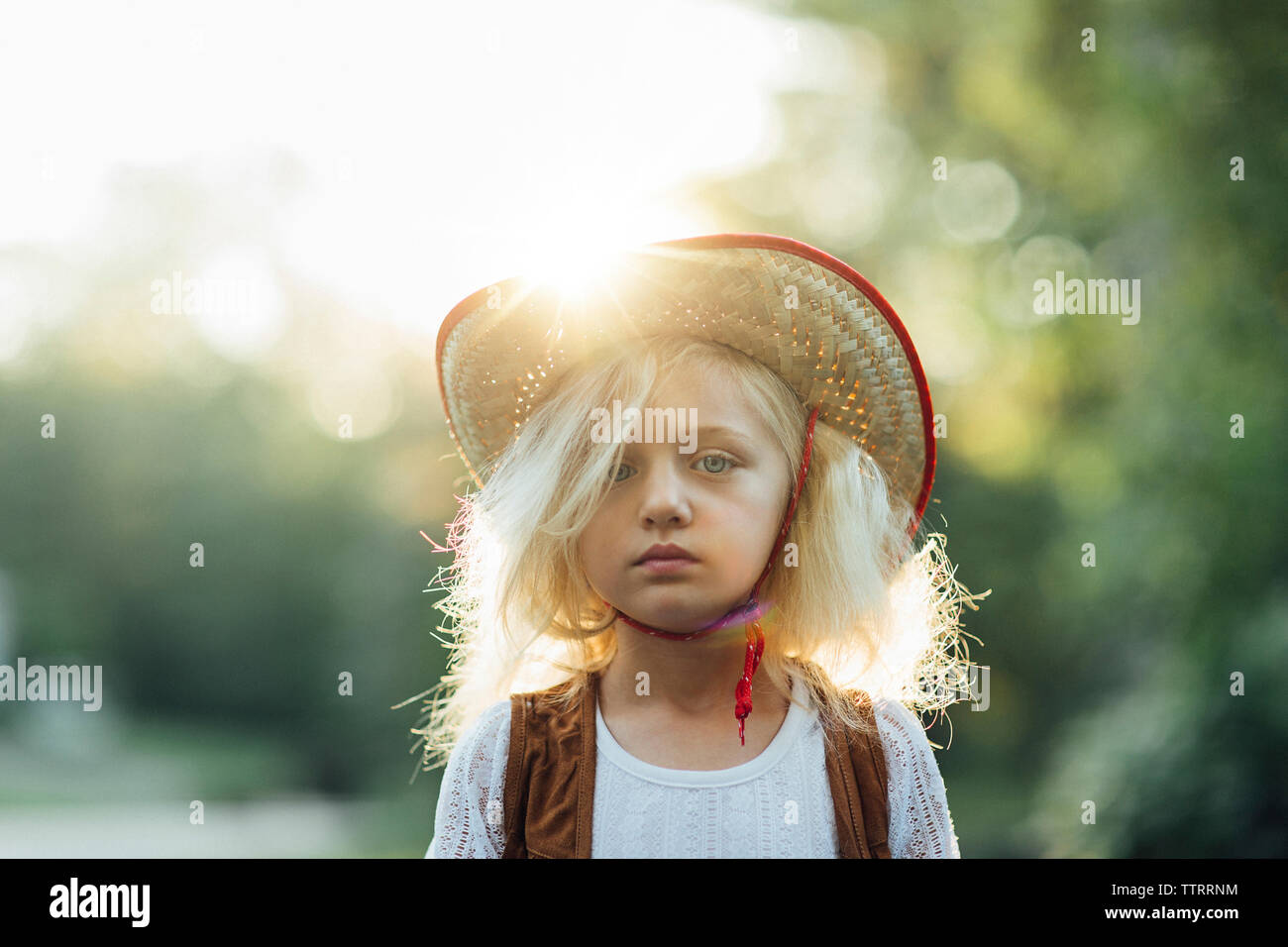 Wearing sun hat hi-res stock photography and images - Alamy