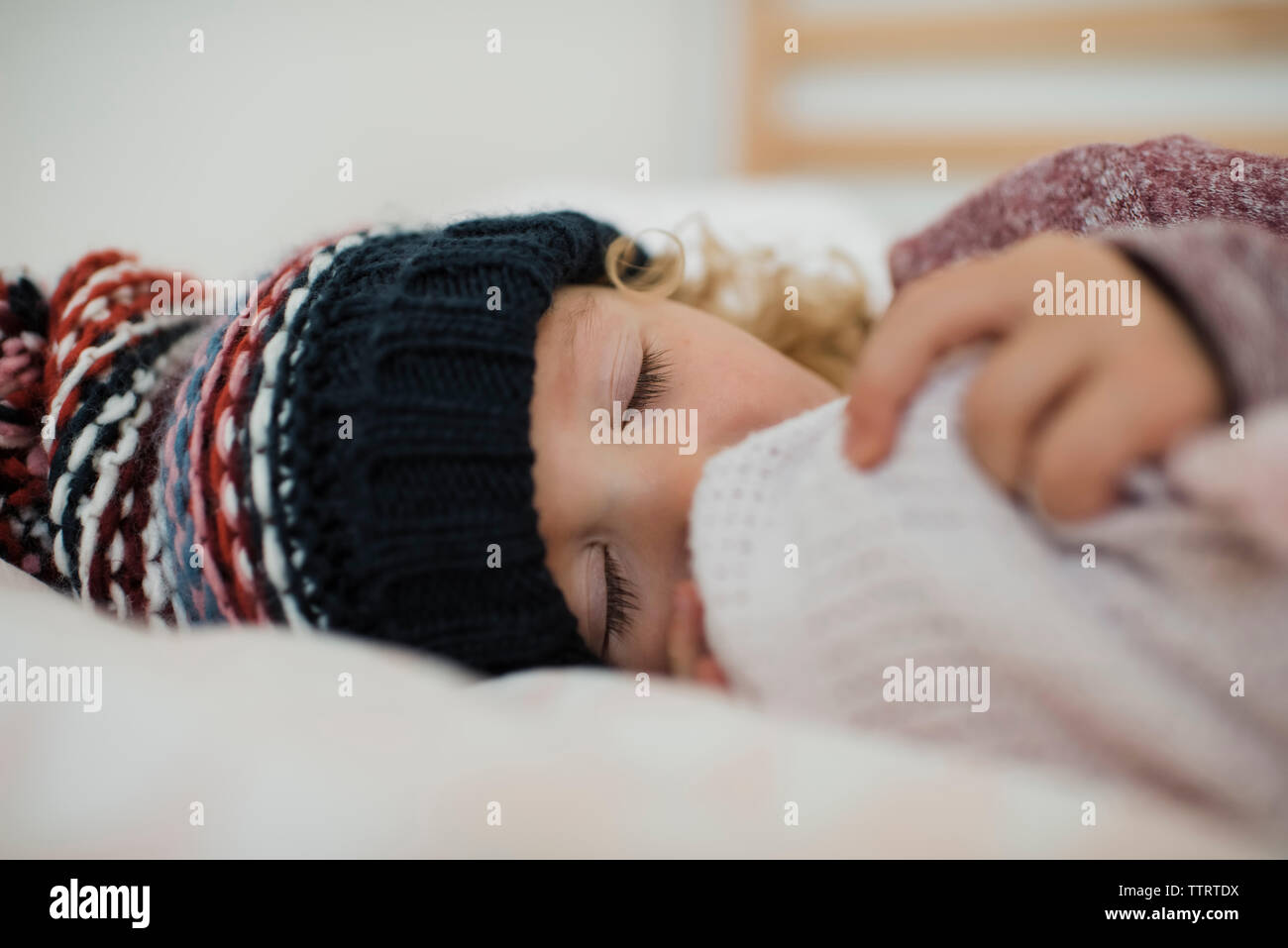 Preschool girl hat hires stock photography and images Alamy