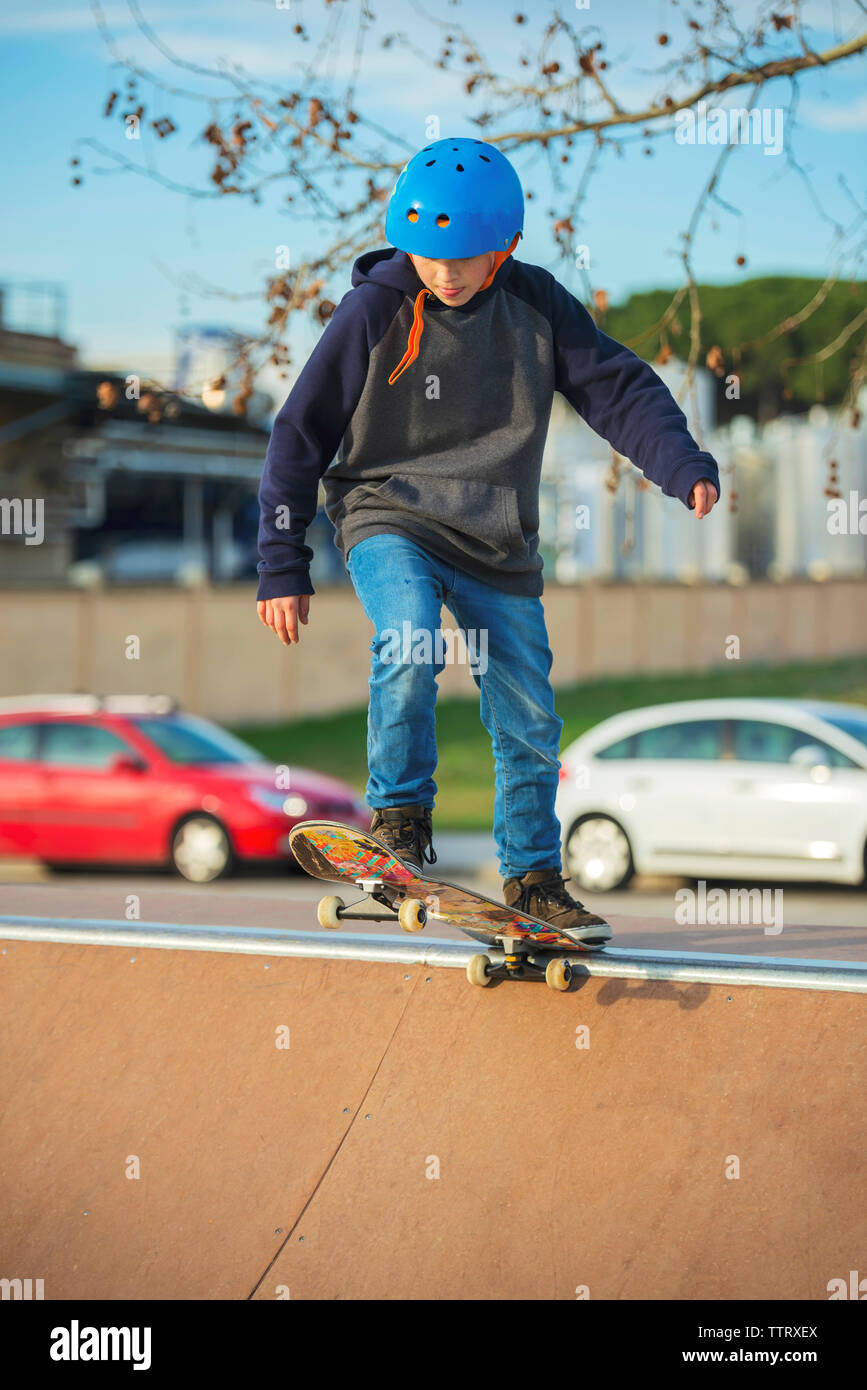 Skater boy hi-res stock photography and images - Alamy