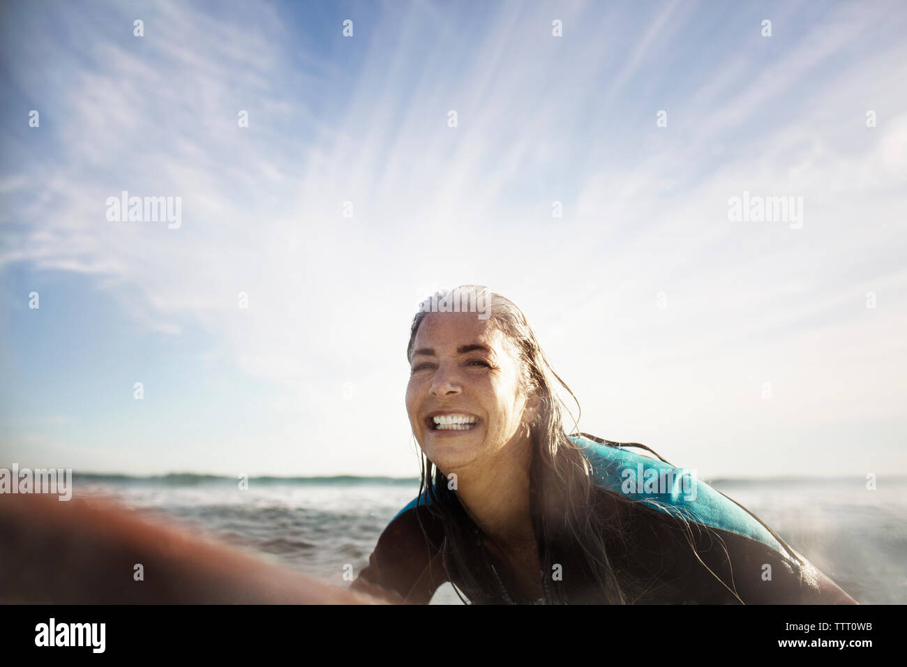 50 woman surfing hi-res stock photography and images - Alamy