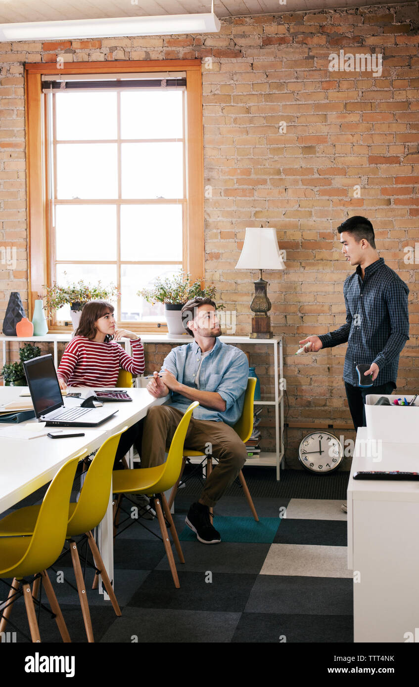 Boardroom people hi-res stock photography and images - Alamy