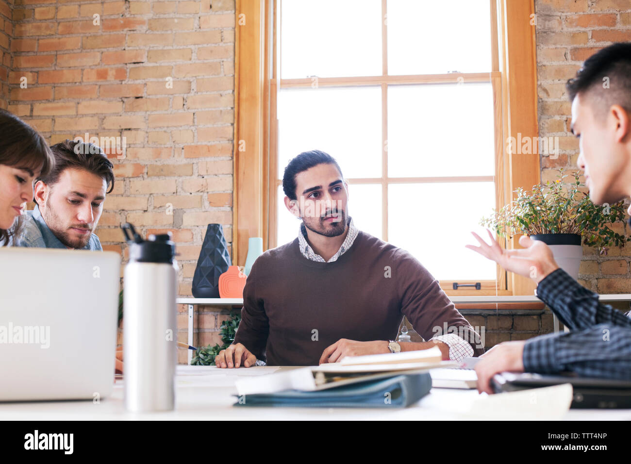 Meeting males desk office hi-res stock photography and images - Alamy