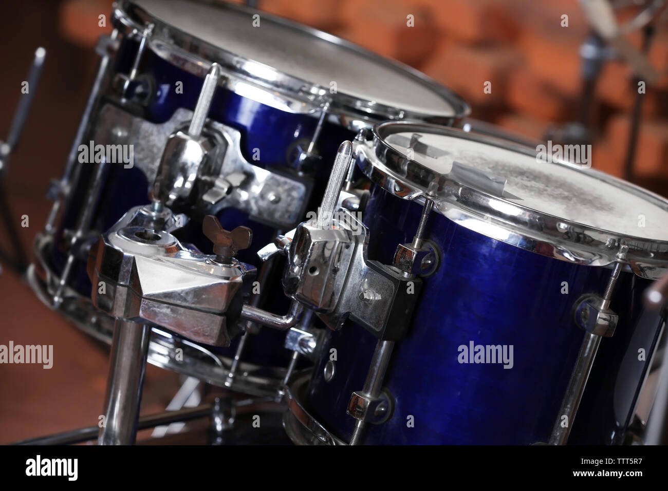 Set of drums in a recording studio Stock Photo - Alamy
