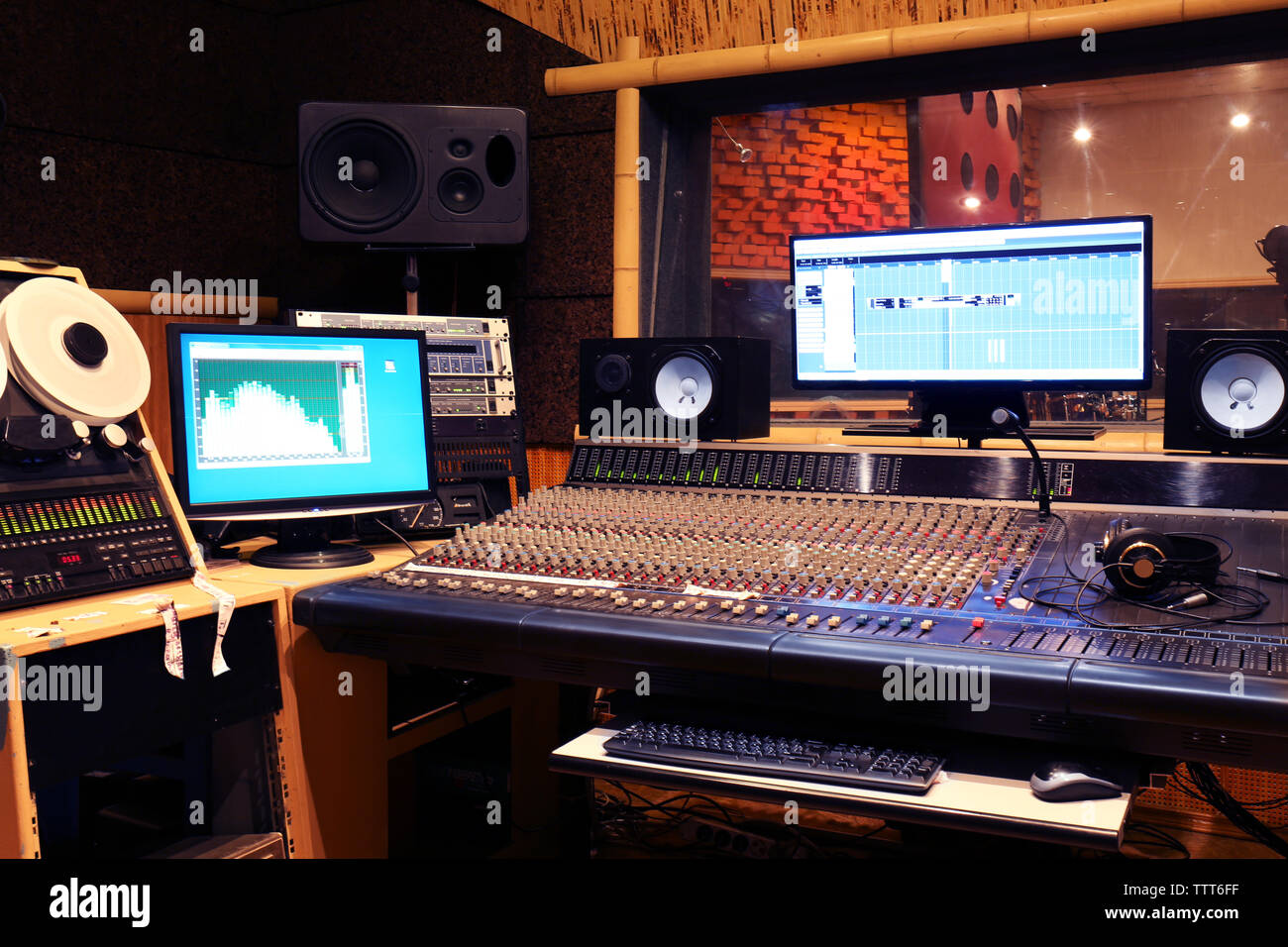 Sound engineer workplace in recording studio Stock Photo Alamy