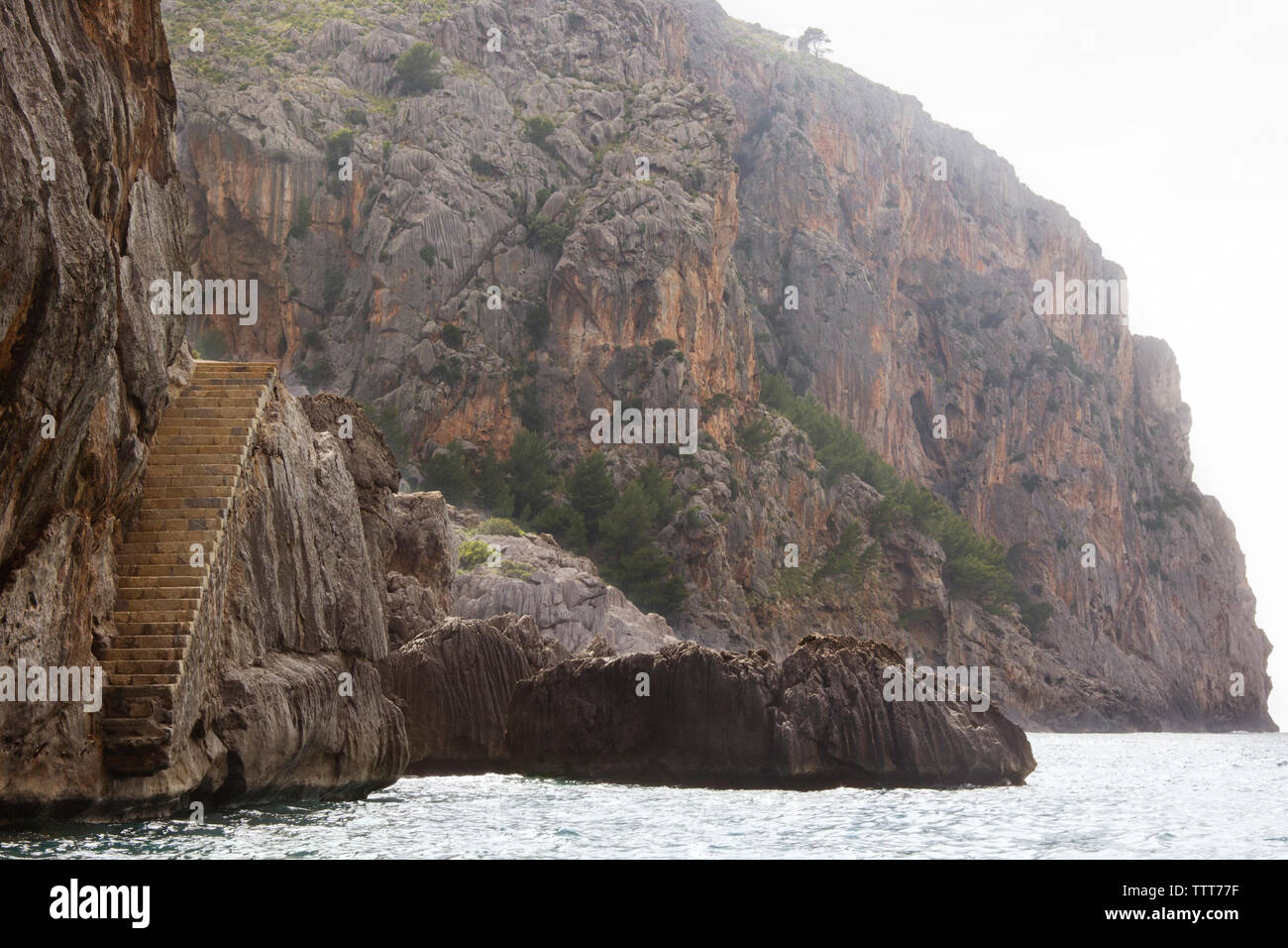 Scenic rocks and mountains hi-res stock photography and images - Alamy