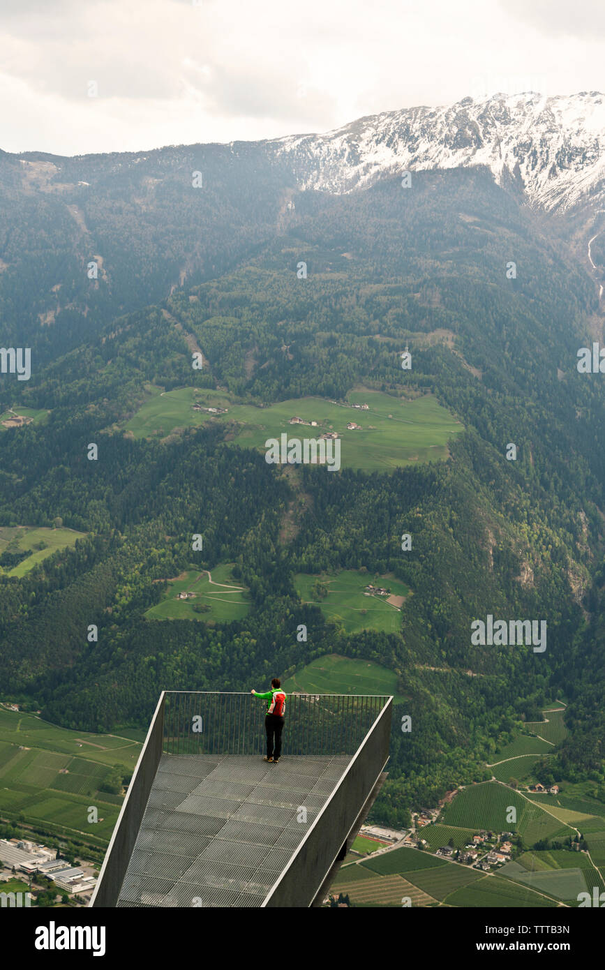 Huge mountain hi-res stock photography and images - Alamy