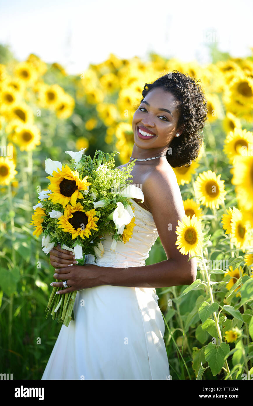 Bouquet smiling hi-res stock photography and images - Alamy