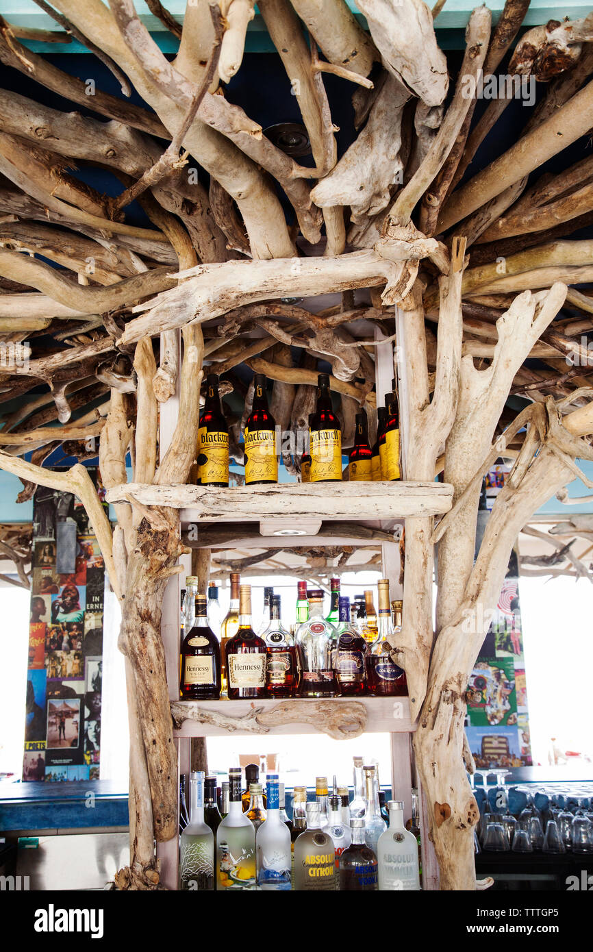 JAMAICA, Oracabessa. The bar at the Goldeneye Hotel and Resort Stock Photo Alamy