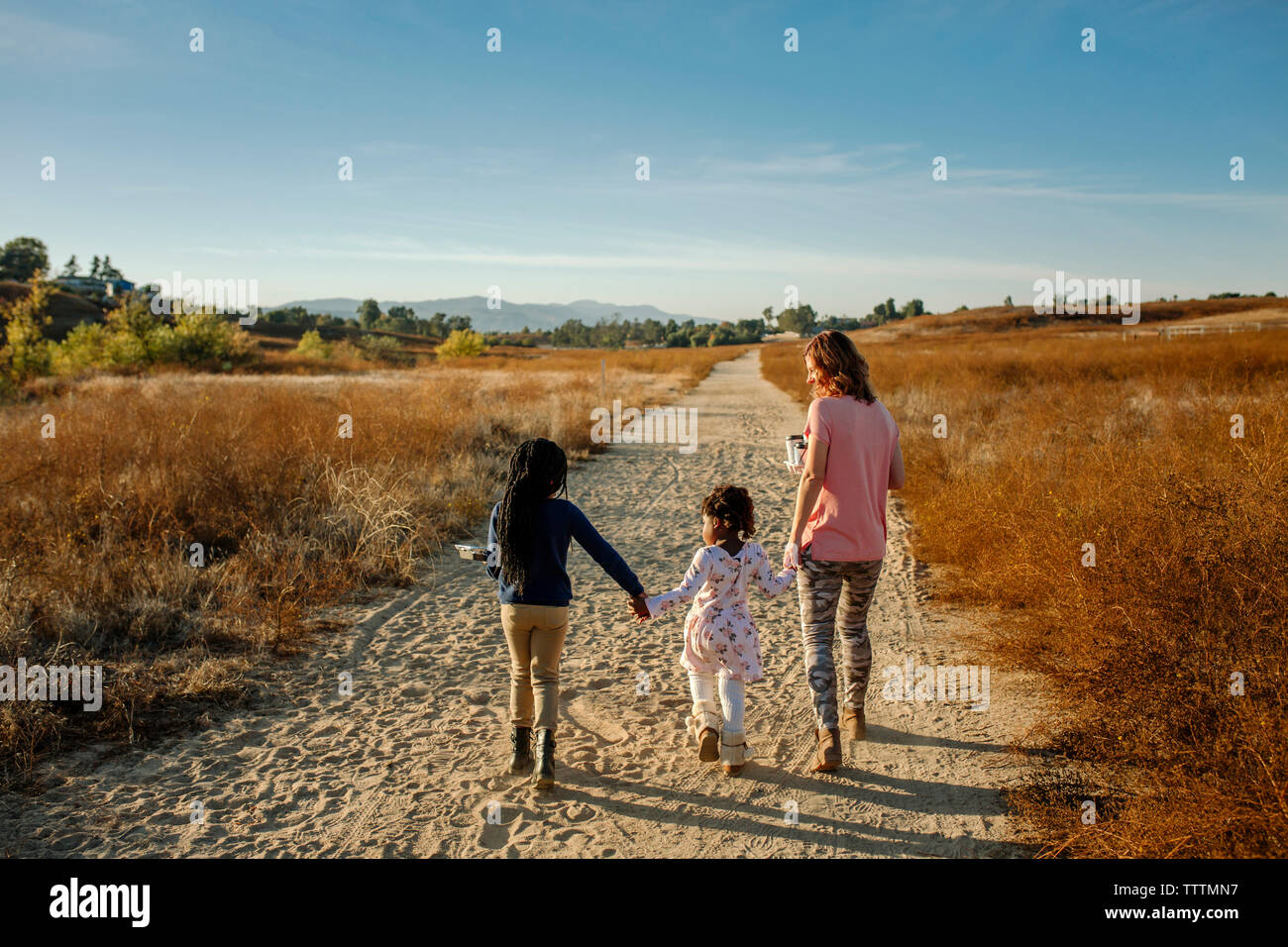 Mother daughters hi-res stock photography and images - Alamy